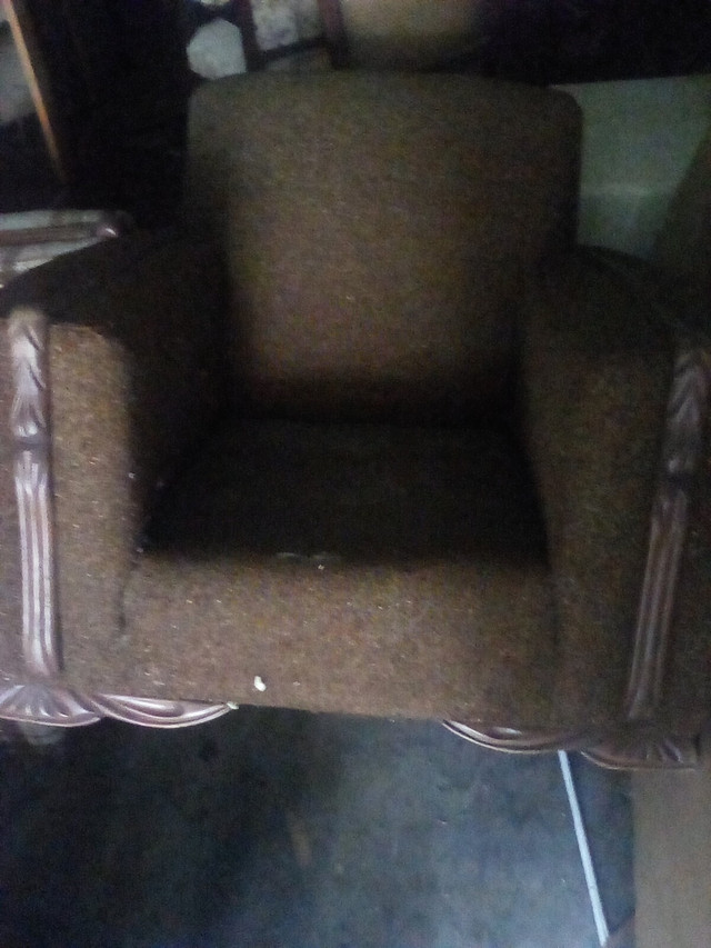 Couch and two chairs in Couches & Futons in Chatham-Kent