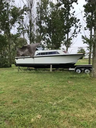 1978 Fairline Mirage, 29 foot, dual 4 cylinder Volvo drives, in storage on stands, no trailer. In go...