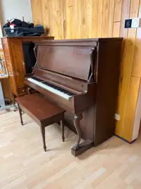 Piano P.T. Légaré