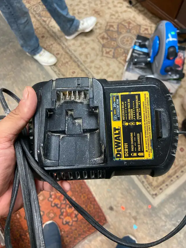 DeWalt Battery Charger in Power Tools in London - Image 3