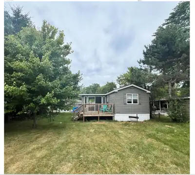 2019 Northlander 39' Trailer – Lot 442, Klondyke Trailer Park, Grand Bend Skip the waitlist and star...