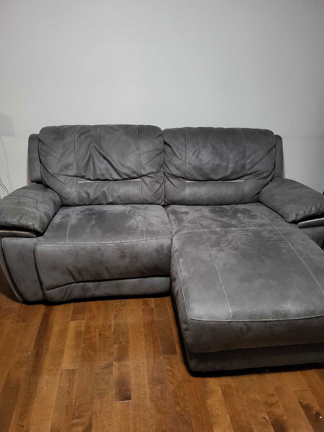 Sectionnel gris dans Sofas et futons  à Sherbrooke - Image 4