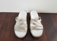 Beige Crocs sandals woman size 6
