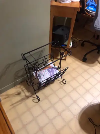 rack e métal pour  revue ou journal( vintage), View more