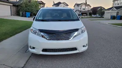 Check out this 2011 Toyota Sienna Limited AWD, a reliable minivan with a smooth automatic transmissi...