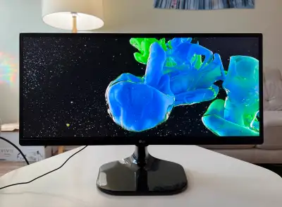 Lightly used LG 25UM58-P 25-inch UltraWide IPS monitor. Enjoy crystal-clear visuals and a wider work...