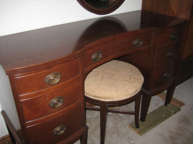 Antique Bedroom Set in Other in Hamilton - Image 2