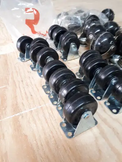 Roulettes droites, View more