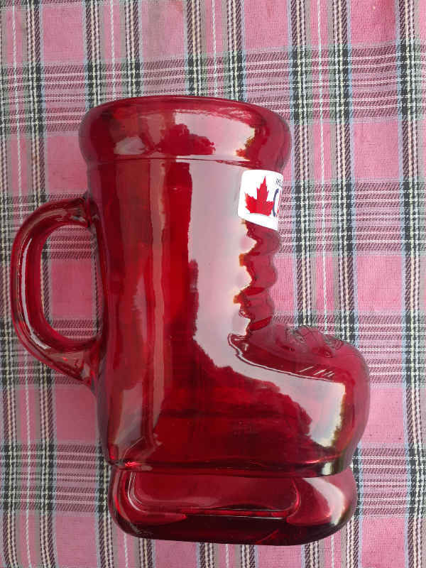MOLSON CANADIAN MONTREAL CANADIAN RED SKATE HOCKEY MUG in Arts & Collectibles in Oakville / Halton Region - Image 2
