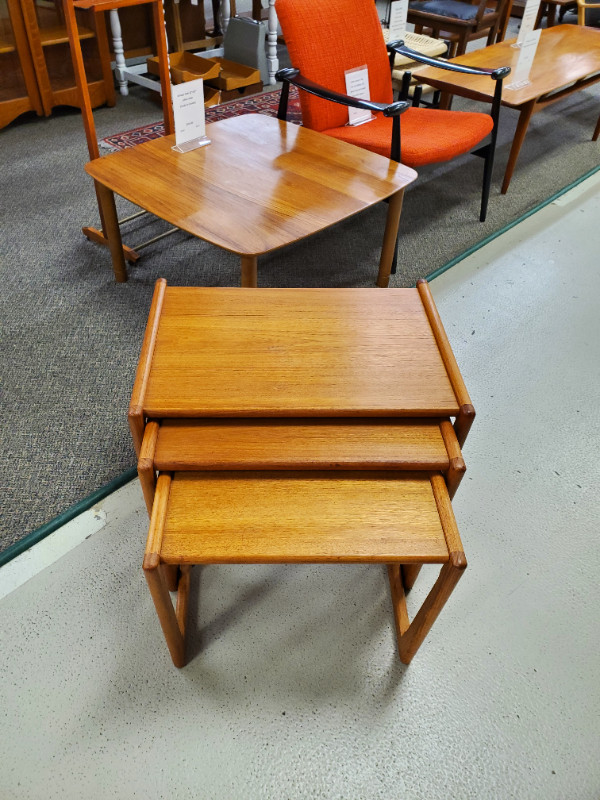 Mid Century Modern set of three Danish teak nesting tables in Coffee Tables in Edmonton - Image 3