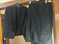 Women’s Ricki’s Suit - Jacket & Skirt - Black/ NavySize 18 - NEW