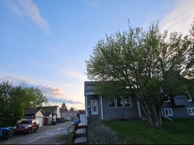 Immediate Possession-5 Beds 2-Storey Home,3 Parking,Yard & Patio