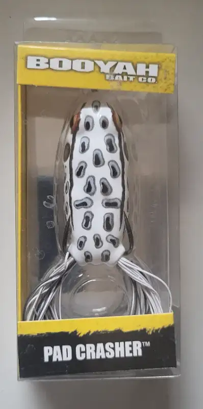 Brand New BOOYAH Pad Crasher Albino Frog Fishing Lure63234911691779122