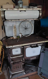 Antique Findlay Oval Wood Stove