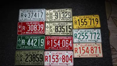 Plaques d'immatriculation du Québec , plaques de collection en excellente condition . Si intéressé ,...