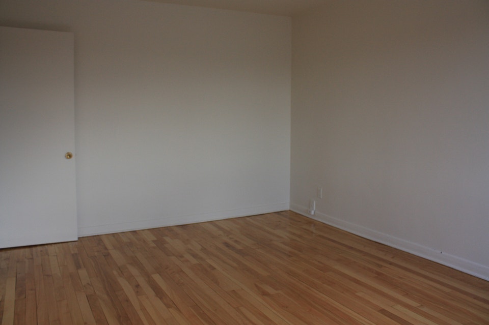Beautiful 4 1/2 Located in the Heart of LaSalle 5