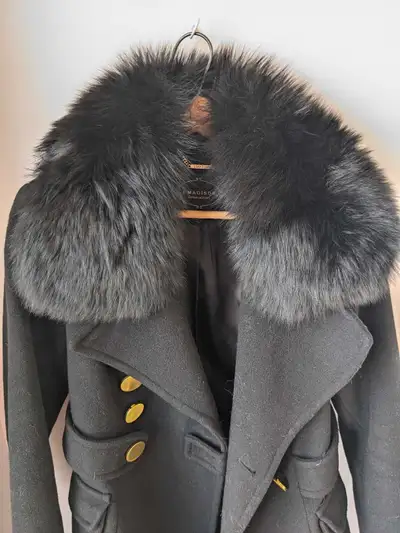 Wool coat with fox fur collar size 4, View more