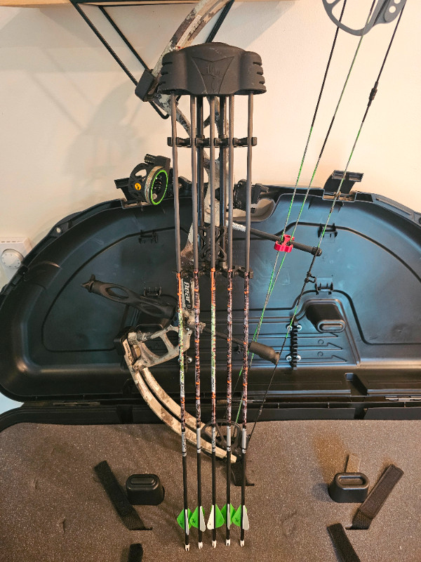 Bear cruzer compound bow in Fishing, Camping & Outdoors in Nanaimo - Image 4