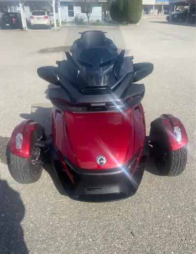 2022 Can Am Spyder RT Limited. Only15,000km. Great condition. Heated driver and passenger seats. Hea...