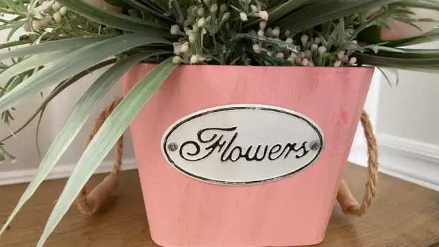 Room Decorations (Wooden Vase, Flowers, Wooden Art Block) in Home Décor & Accents in Ottawa - Image 4