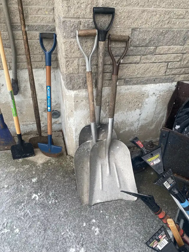 Snow Shovels,,New Roof Shovel,Garage Squeegee in Hand Tools in Norfolk County - Image 2