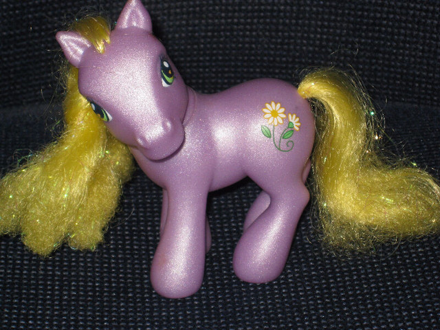 My Little Pony - 2002 Daisyjo Purple Yellow in Toys & Games in City of Toronto