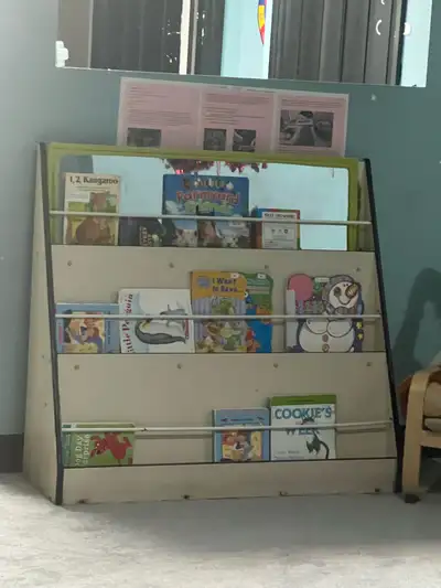 Mirror is not attached but you can take it too. Comes with free books