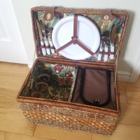 Wicker Picnic Basket set of 4 with Insulated Cooler