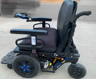 TAKE BACK YOUR INDEPENDENCE! High performance, heavy-duty front wheel drive power chair Quantum 4 Fr...
