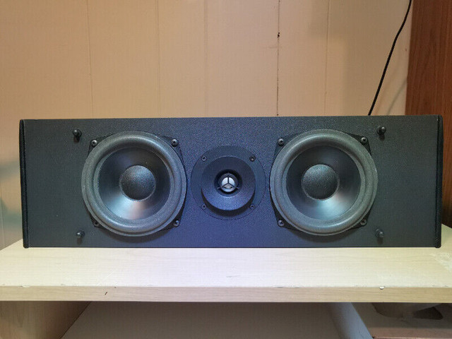 paradigm center  channel speaker model CC-170 in Speakers in Mississauga / Peel Region