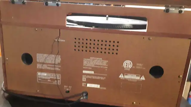 TEAC GF-300 Nostalgia mini stereo system. in Stereo Systems & Home Theatre in City of Toronto - Image 5