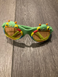 Green frog toddler sunglasses