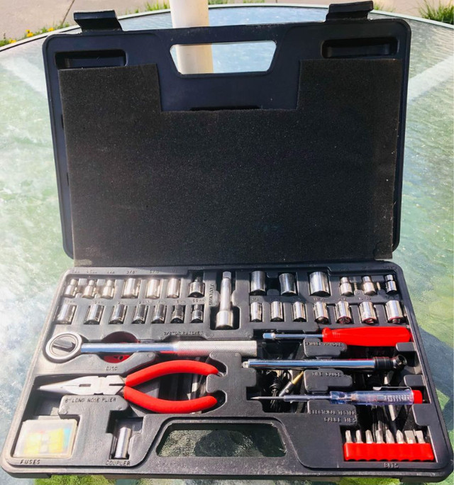 45 PIECES AUTOSHOP MIXED HAND TOOL SET in Hand Tools in Hamilton