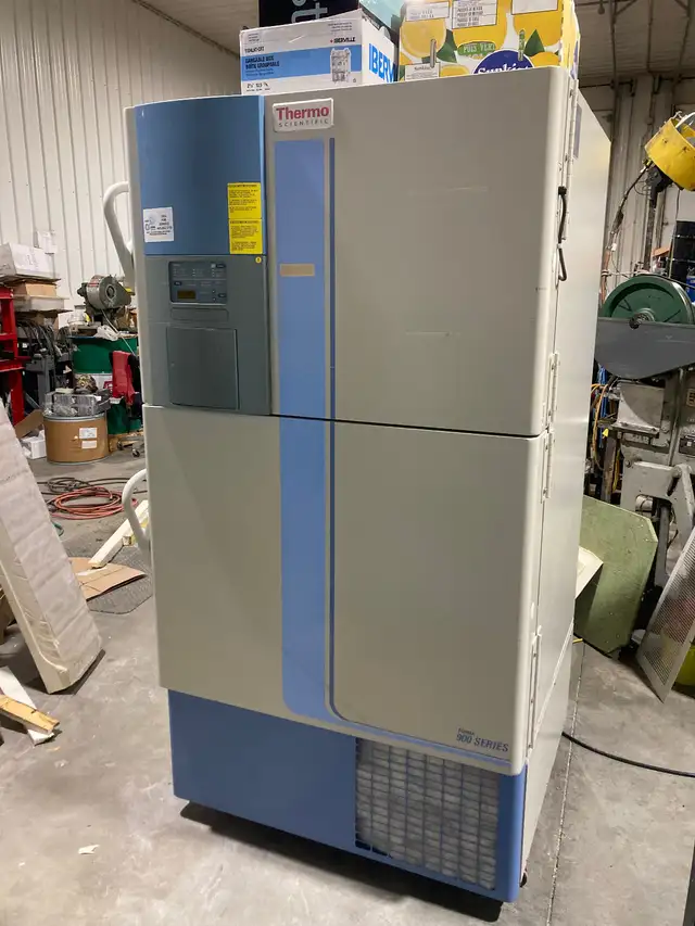 Thermo Fisher Scientific 995 sub zero freezer, 230volt and 130V in Freezers in Calgary - Image 2