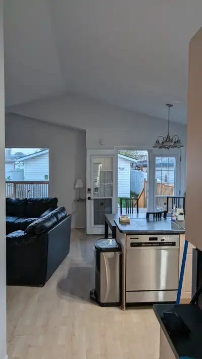 Room available (Female only) in South-East of Edmonton family home, Wildrose area (close to Tamarack...