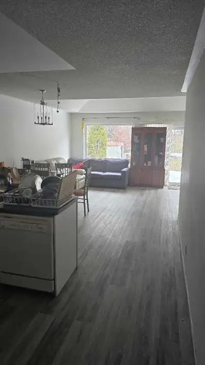 Room available for couple or two individuals on Spillsbury Drive, Peterborough. Rent $980 plus utili...