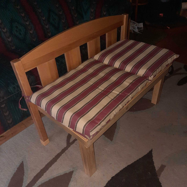 Settee For Sale in Couches & Futons in Cranbrook - Image 4