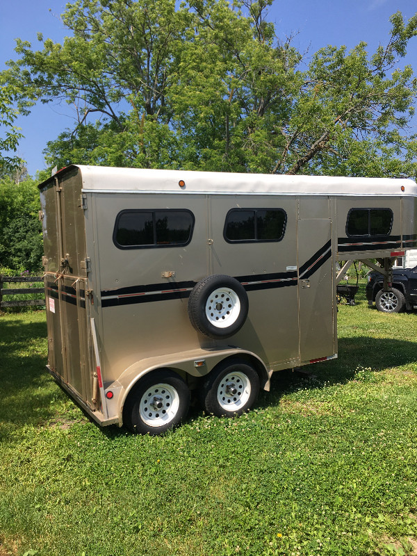 Horse trailer Equestrian & Livestock Accessories Ottawa Kijiji