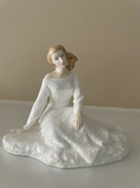 Royal Doulton Figurine Sentiments Forever Yours HN3949