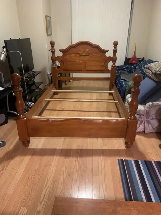Solid High End Maple Queen Bed Frame581933718538168322