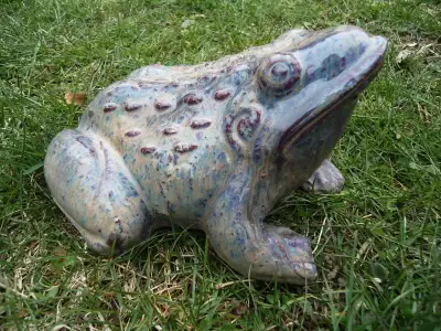 NEW ! HEAVY SOLID RED CLAY TOAD, View more
