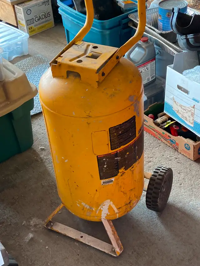 Dewalt 15 Gallon 60L Compressor Tank. No leaks, 225 PSI Max633475385427231216