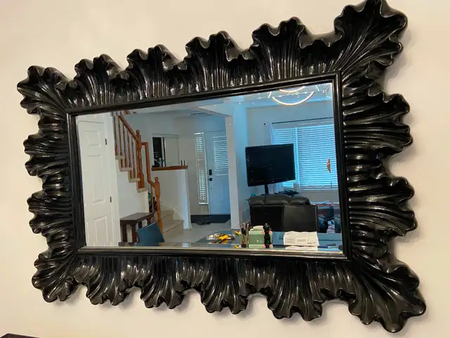 Fancy black wall mirror in Home Décor & Accents in Ottawa - Image 2