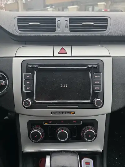 2012 Volkswagen Passat CC Original Screen With Wireless Carplay