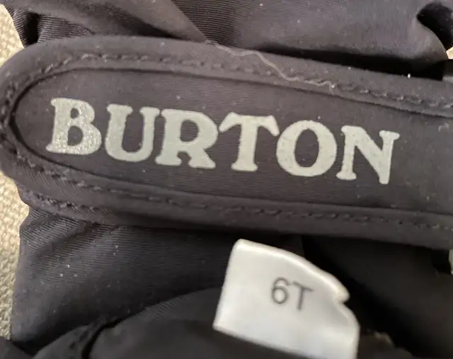 Burton Mini Heater Mittens - Kids (6T)  in Snowboard in City of Toronto - Image 6