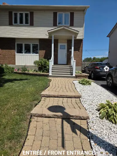 Disponible à partir du 1er août 2025. Maison semi-détachée à louer dans le secteur Rivière-Des-Prair...