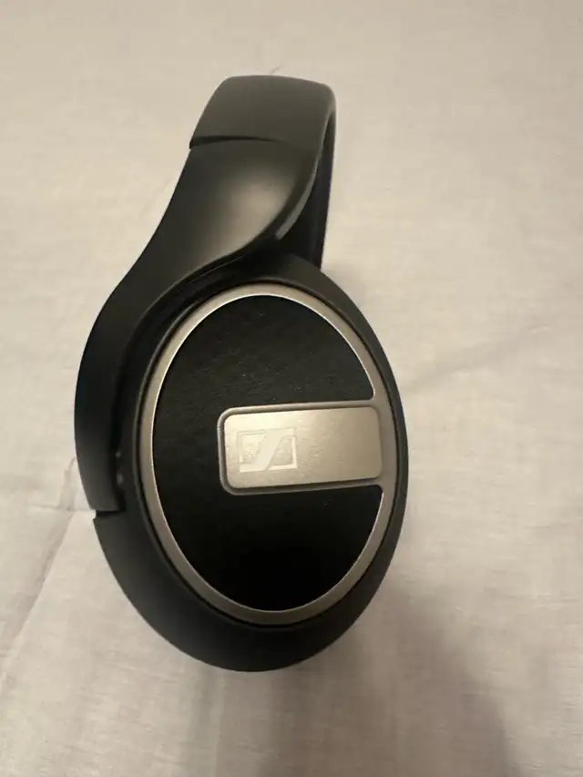 Sennheiser HD 559- Open back headphones in Headphones in Mississauga / Peel Region - Image 5