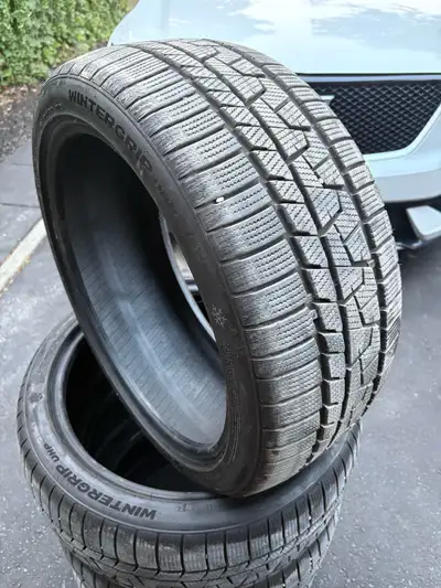225/40/18 Lanvingator Wintergrip tires Dot date 2724 9/32nds tread depth No damage, patches or plugs