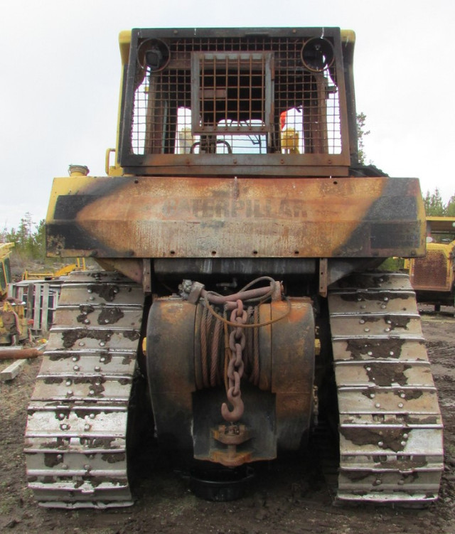 Parting Out 1990 Caterpillar D6H Dozer in Other in 100 Mile House - Image 3