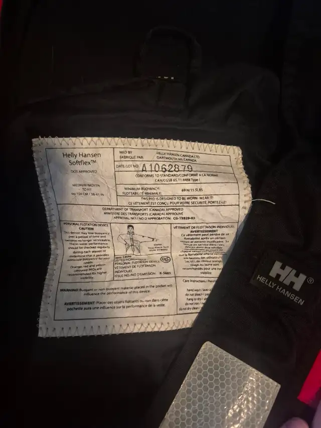 Helly Hanson Softex Winter Suit in Men's in Cole Harbour - Image 4